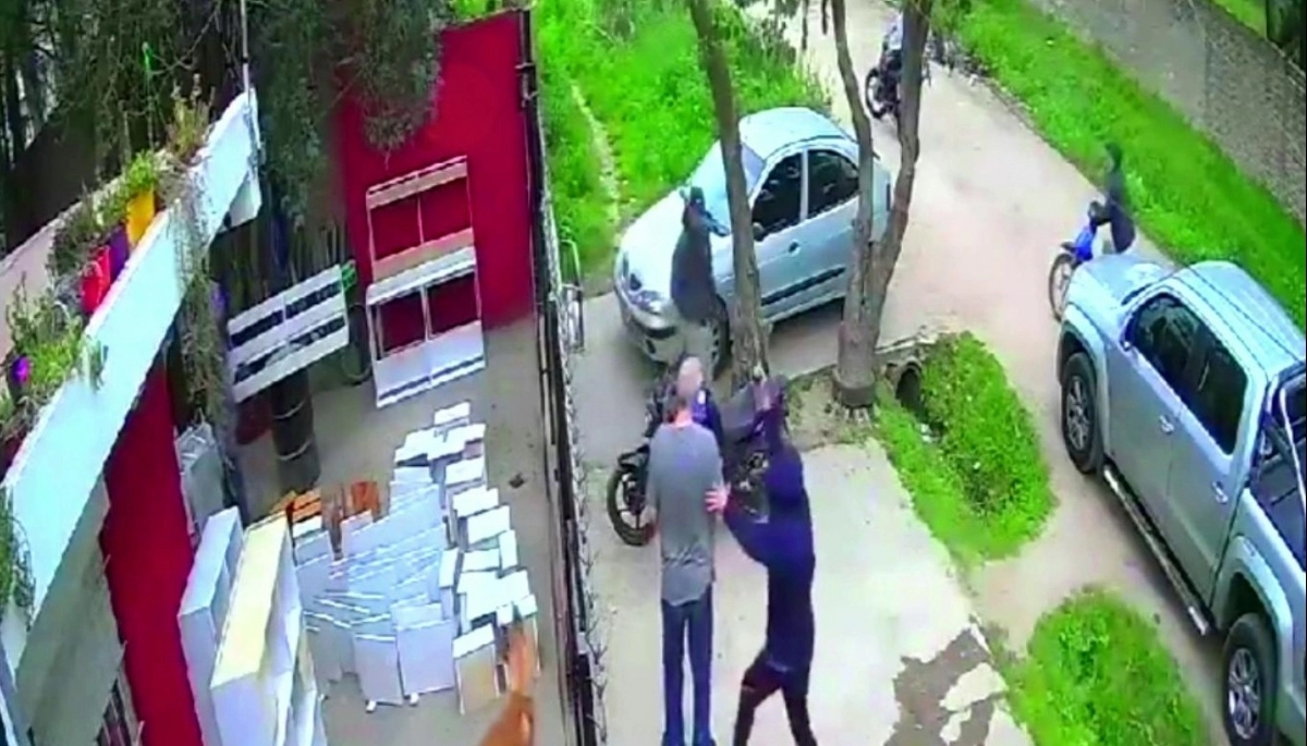 Motochorros armados coparon Merlo y no perdonan a nadie