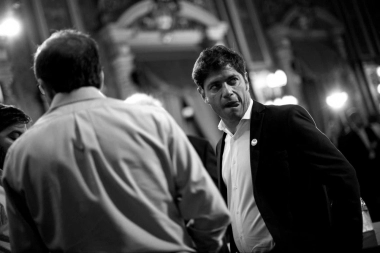 Cómo reaccionaron en la intimidad Kicillof y su entorno a las críticas de Máximo en el acto de La Plata