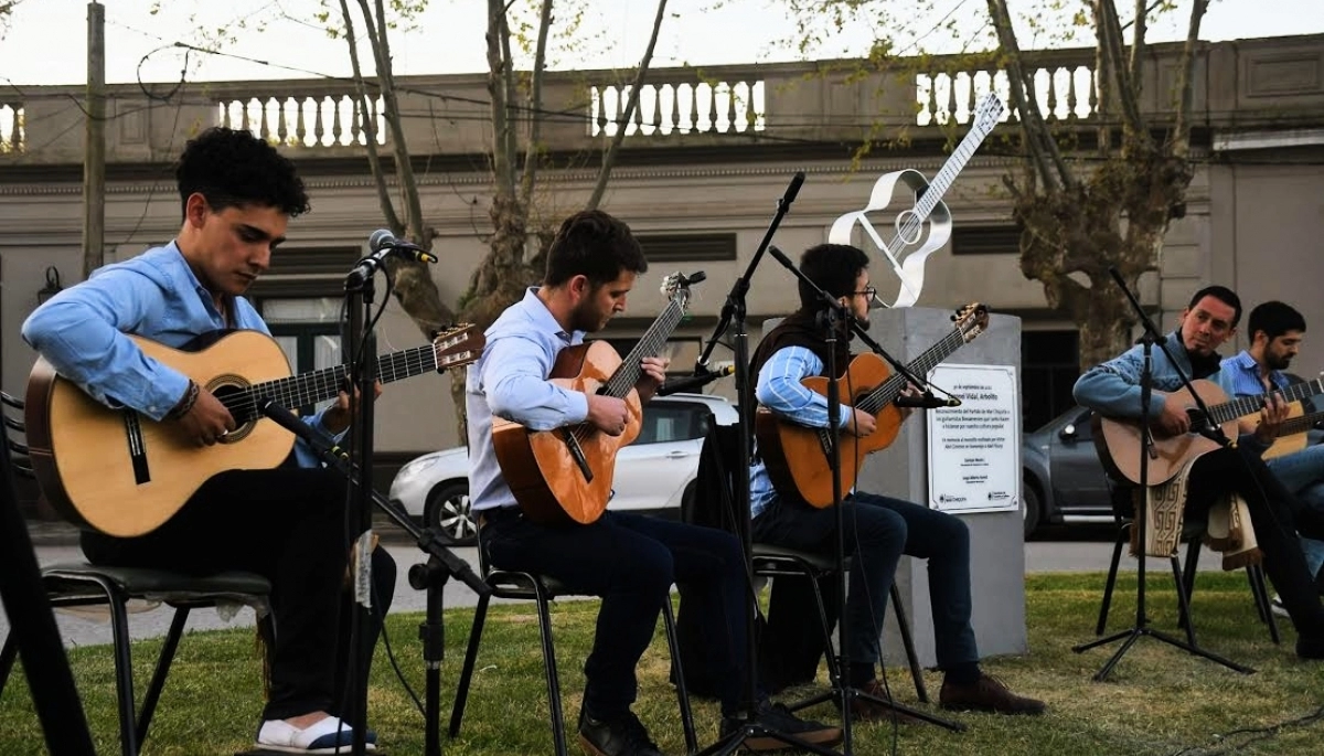 Espectáculos, danzas y música: Mar Chiquita alista los preparativos para vivir el “Día Municipal del Folklore”