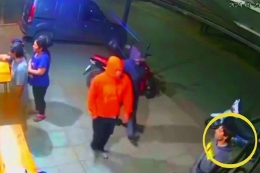 Merlo sin control: encapuchados robaron a los clientes de un kiosco y balearon a un hombre