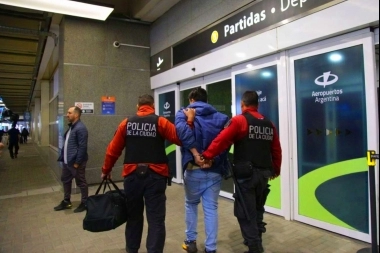 Robó y lo echaron: expulsaron a un extranjero que realizó una entradera en la Ciudad