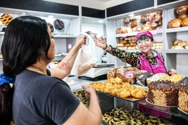 En Almirante Brown se extendió acuerdo con panaderos y anunció descuentos en pan y facturas
