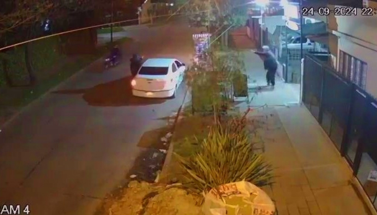 Inseguridad en Merlo: pararon a realizar compras y motochorros los dejaron a pie