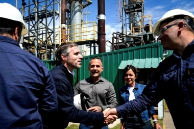 Achával visitó el Parque Industrial de Pilar y destacó la necesidad de construir una “industria nacional fuerte”