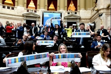 La oposición bonaerense presiona a Kicillof luego de la sanción de la Boleta Única de Papel en el Congreso