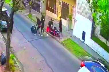 Raid delictivo en Tres de Febrero: jóvenes le dispararon y golpearon de manera salvaje a un delivery