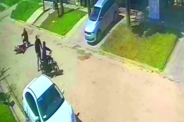 Motoquero se resistió con fiereza a un violento ataque de motochorros