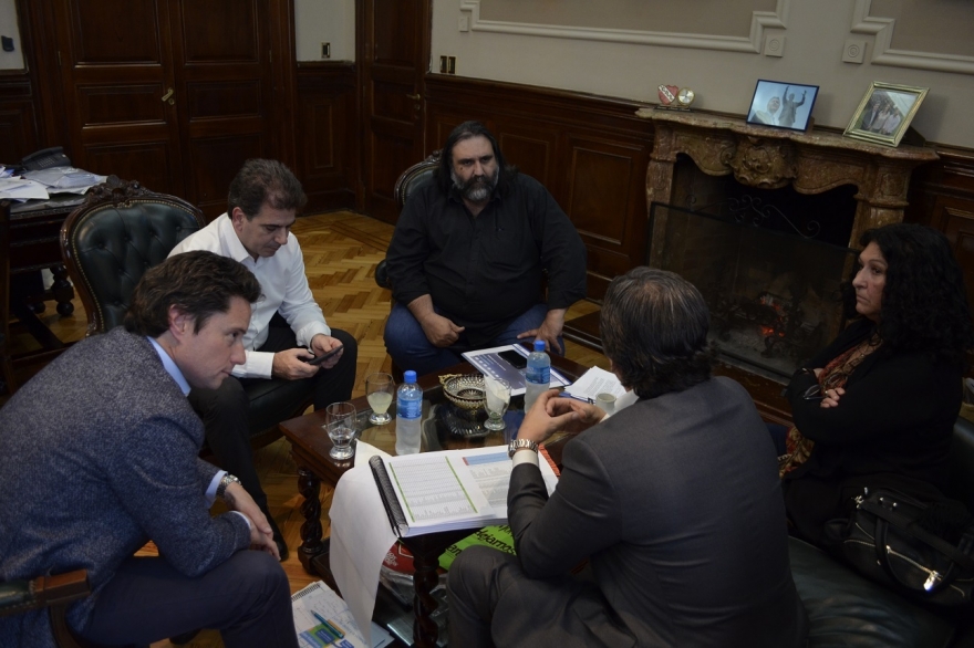 Docentes y Provincia se reunieron ante la preocupación del accionar policial en las escuelas