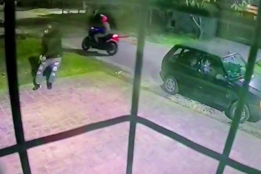 Más inseguridad en La Plata: motochorros armados intentaron asaltar a dos vecinas de Villa Castells