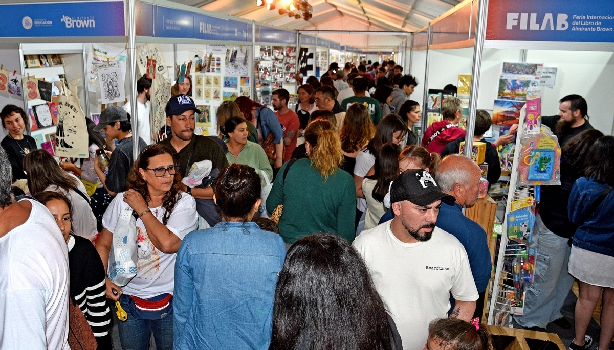 Más de 100 mil vecinos participaron de la octava edición de la Feria del Libro de Almirante Brown