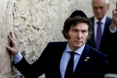 Milei cerrará sucursales del Banco Nación en distritos que quieran cobrar tasas municipales