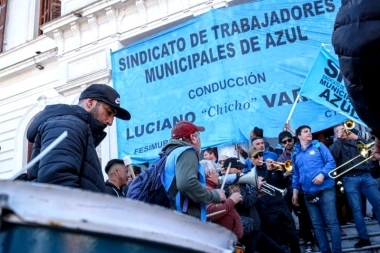 Azul: trabajadores municipales le bajaron la persiana al conflicto con el intendente Sombra