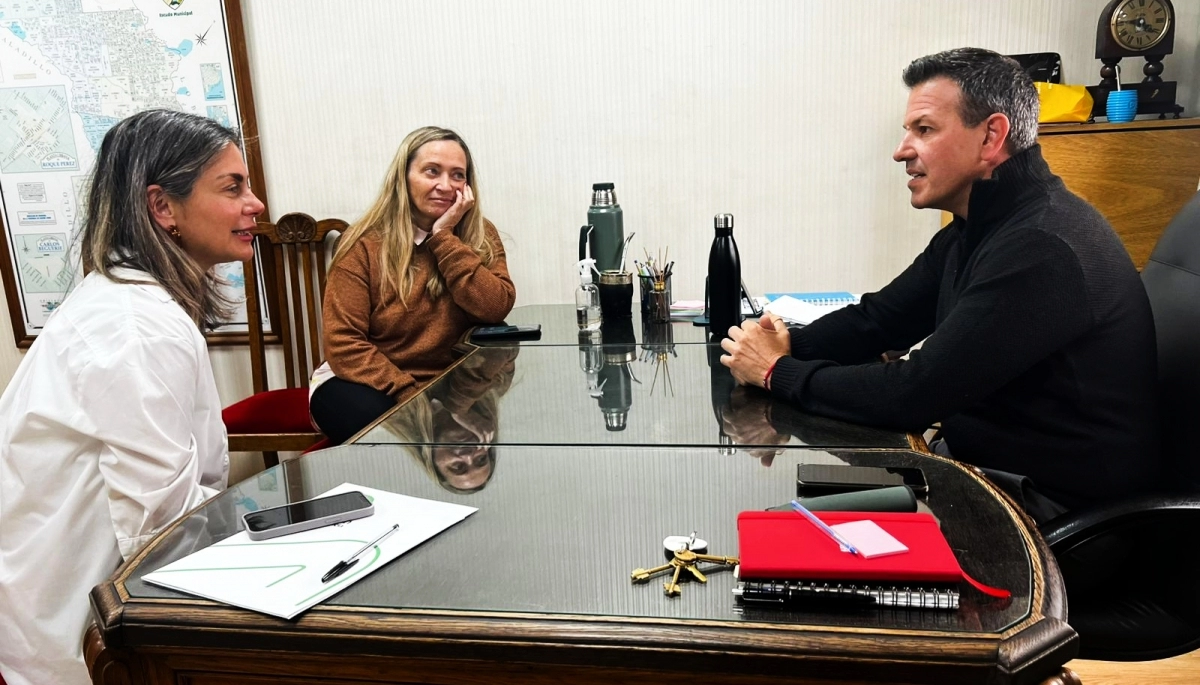 Sciaini y Ferraro entregaron juegotecas y material deportivo en Roque Pérez