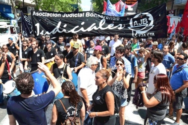 Desde Provincia resolvieron descontar días de protesta a judiciales bonaerenses