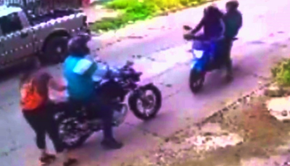 Motochorros en Tres de Febrero: pareja de motoqueros quedó a pie a las 3 de la tarde