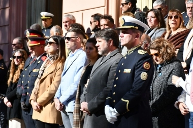 Hourcade encabezó el desfile de celebración del 25 de mayo en Magdalena
