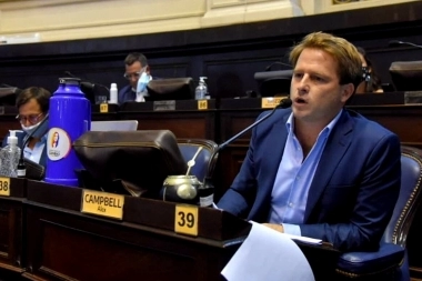 Senador bonaerense se sumó a Villarruel y repudió los libros “sexuales” que reparte Kicillof en colegios