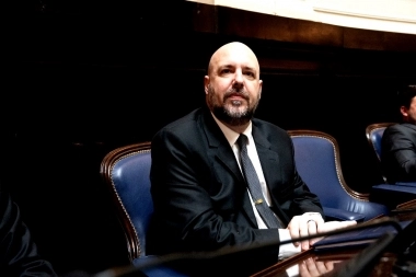 Diputado libertario cambia a la Legislatura bonaerense por Scioli: de quién se trata