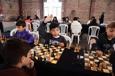 La Escuela Municipal de Ajedrez de 25 de Mayo lidera el Prix del Centro de la Provincia de Buenos Aires