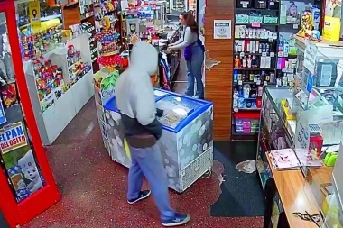 "Dame la plata porque te mato": amenazó a la empleada y robó la recaudación de un kiosco marplatense