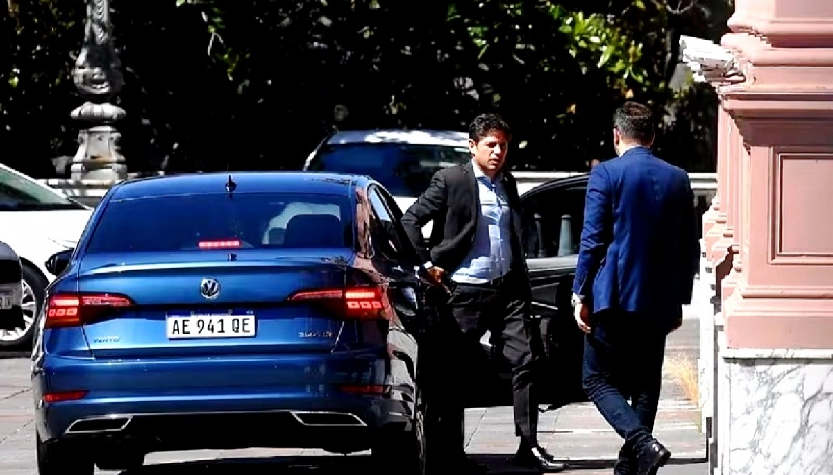 Un informe detalló que Kicillof realizó un ajuste idéntico a Milei para que la Provincia no explote