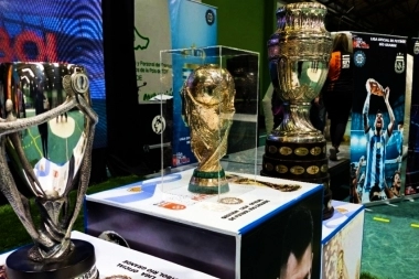 25 de Mayo celebra sus 188 años con Rombai y las copas de la Selección Argentina presentes
