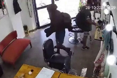 En la previa del partido de Gimnasia, presuntos hinchas del Lobo robaron una barbería
