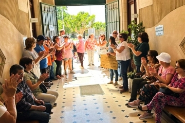 Diz, Giles y Cardelli no convencieron a afiliados de IOMA en Navarro: huyeron custodiados por el GAD