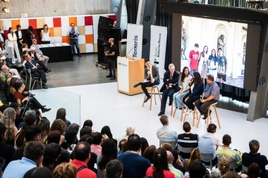 El Grupo Techint entregó más de 1300 becas a estudiantes destacados de escuelas secundarias y universidades