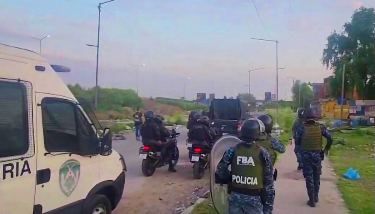 Con 29 allanamientos desbarataron una organización acusada de robar casi un centenar de automotores