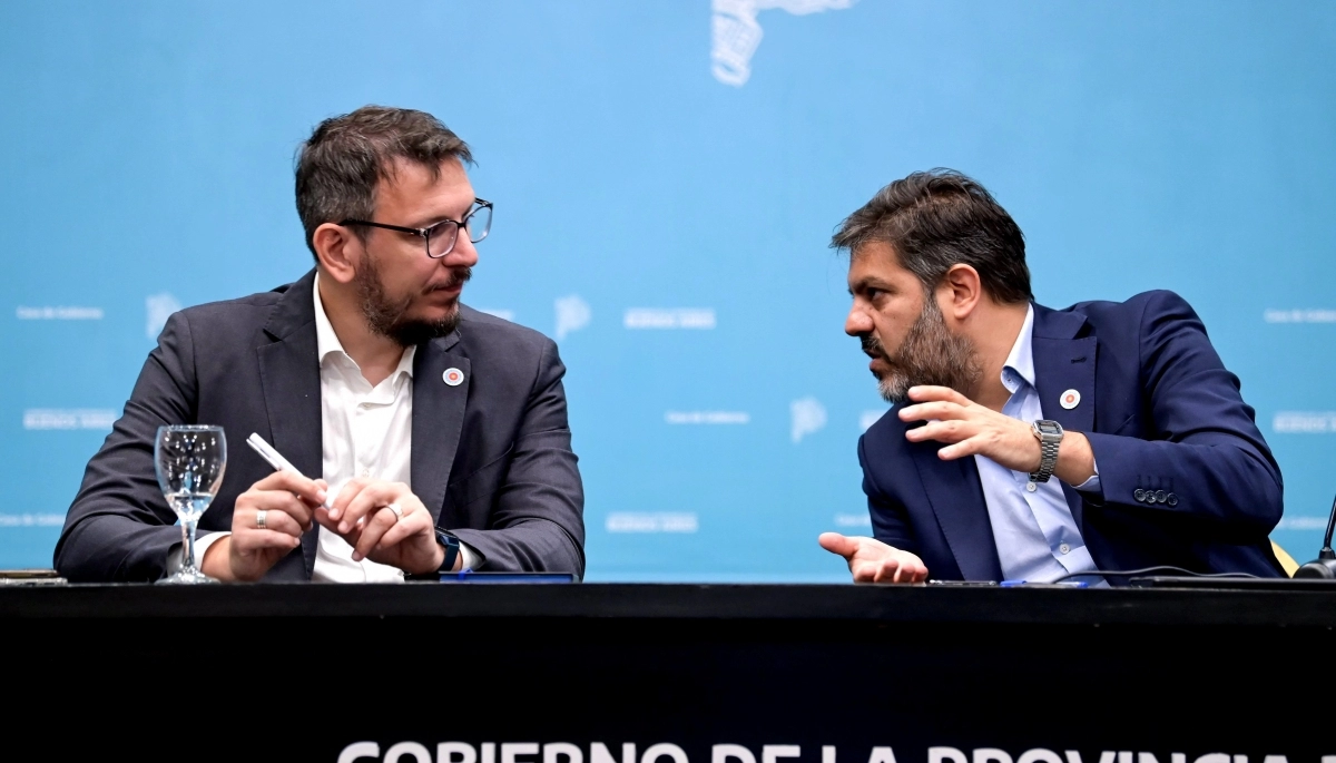 Un trueno sorprendió a Bianco en plena conferencia y lo hizo recordar a Perón