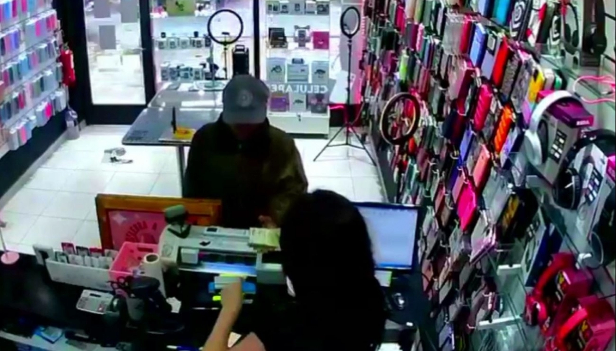 "Quedate quieta, esto es un robo", así se presentó un sujeto que aterrorizó a una comerciante en Merlo
