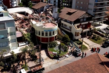 Kicillof decretó la “emergencia” en Villa Gesell por el derrumbe del Hotel Dubrovnik