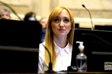 “Rodeado de carroñeros”: legisladora de La Cámpora aludió a Kicillof y Ferraresi salió al cruce