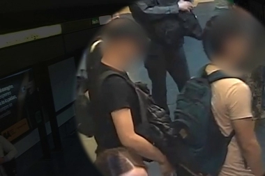 Detuvieron a dos chilenos acusados de arrebatar y "punguear" a los pasajeros del subte