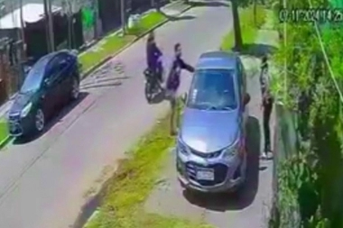 Iba a estudiar y fue atacada a traición por cobardes motochorros