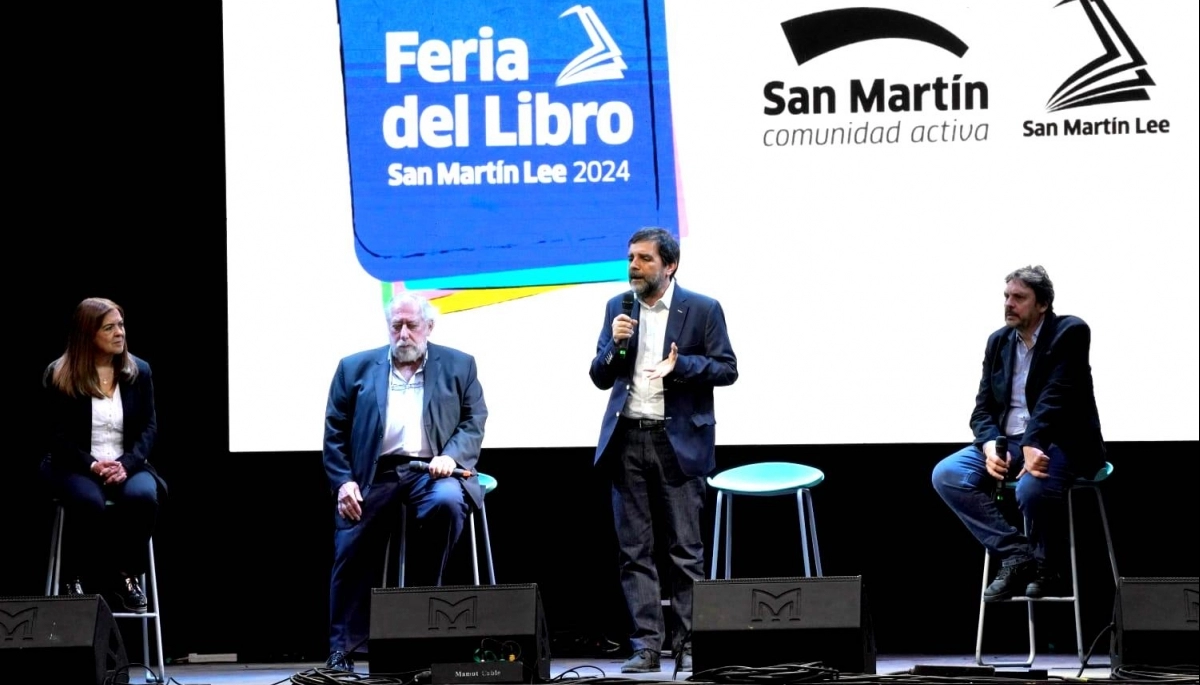 Con una Plaza central repleta, comenzó la 3° Feria del Libro San Martín Lee