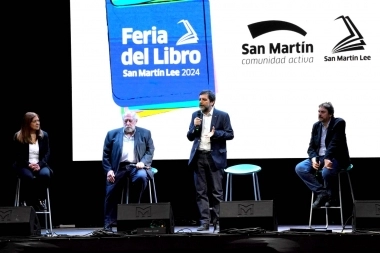 Con una Plaza central repleta, comenzó la 3° Feria del Libro San Martín Lee