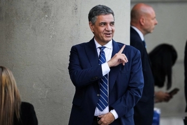 Doble juego: ahora Jorge Macri se pone del lado de Milei y pide privatizar Aerolíneas Argentinas