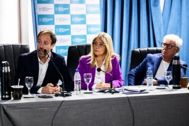 López afirmó que la Ley de Leyes 2025 “prioriza un futuro de desarrollo e inclusión en toda la Provincia”