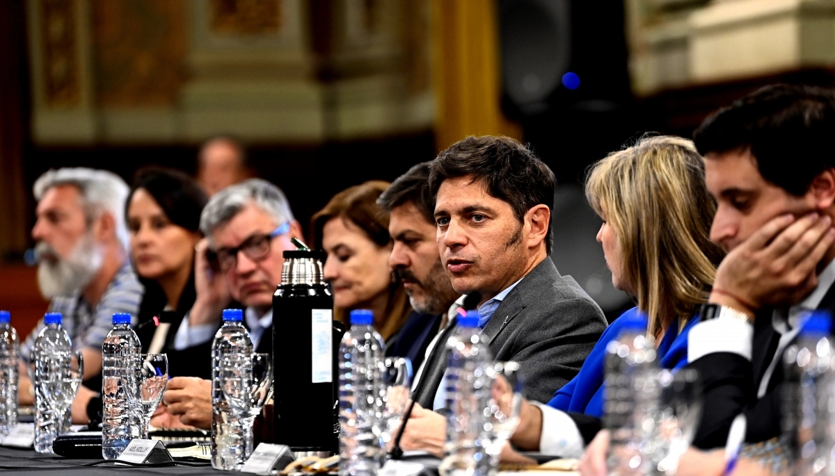 Kicillof reunió a intendentes de la Región Capital para presionar la concreción del Canal Magdalena