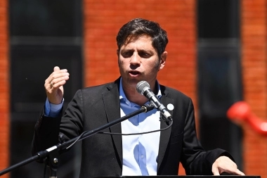 En su visita a Colón, Kicillof volvió a reclamarle a Milei por los fondos que debe a la Provincia