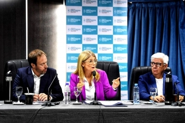 Según Magario, el Presupuesto 2025 contempla “recuperar” la obra pública que abandonó Milei