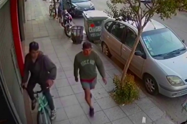 Con un alicate y estudiada estrategia, robaron una bicicleta frente a un policía de Mar del Plata