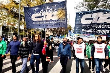 Las dos CTA buscan músculo en intendentes del Conurbano: preparan movilización contra Milei
