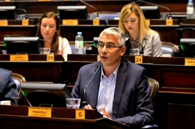 Puglelli elogió el Presupuesto 2025 y resaltó su proyecto para declarar el “Día de la Mujer Policía”