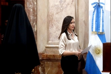 “Dejen de sexualizar a los chicos”: Villarruel fustigó a Kicillof por los libros de ESI en Provincia