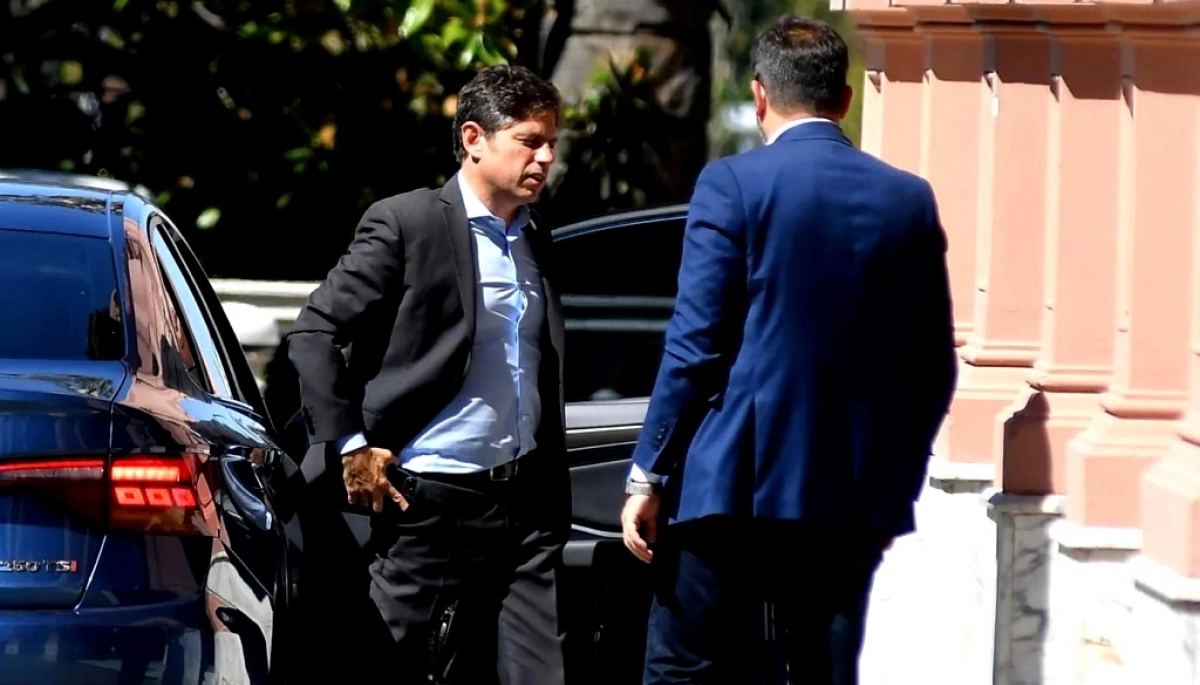 Con la “Ley de Leyes 2025” como objetivo, Kicillof abrió la billetera para endulzar a los municipios
