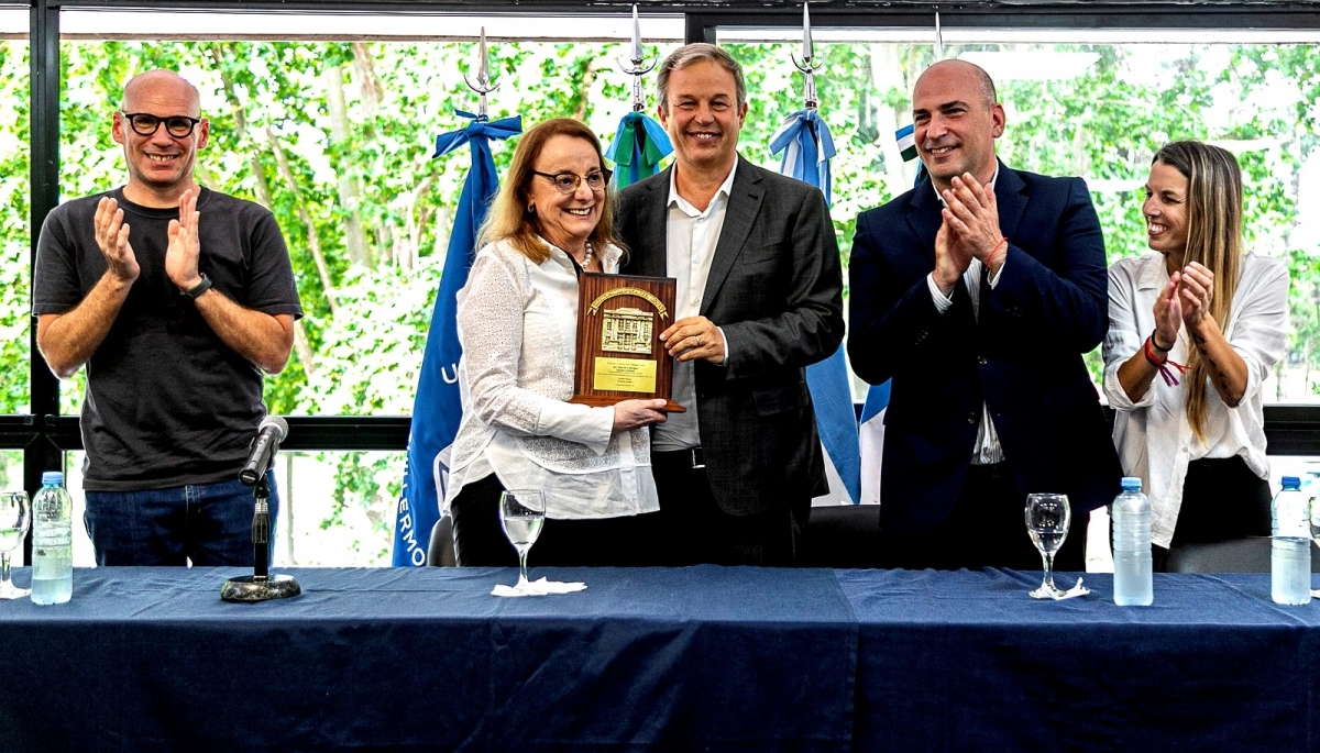 Junto a Alicia Kirchner, Cascallares entregó certificados a egresados de la UNaB