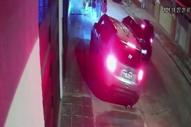Conurbano violento: rodeado y con un arma en la cabeza, lo bolsiquearon y le robaron la camioneta